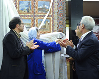 رونمایی و اهدای فرش هر گردشگر یک گره به کمیسیون ملی یونسکو